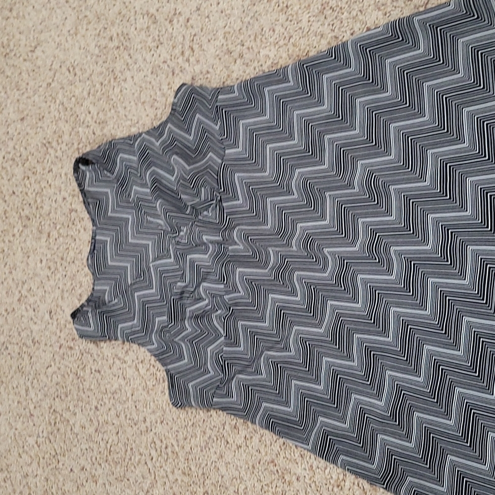 Nonstretch black and white 1x maxi dress